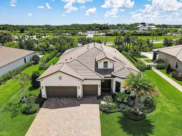 9234 Balsamo Dr — Photo 50
