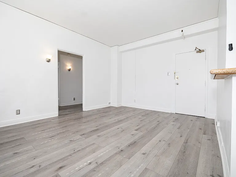 Apt 210