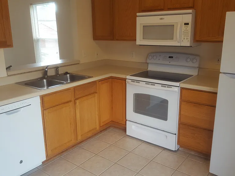 3408-3410 Squirrel Dr — Photo 8