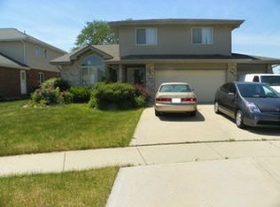 18612 Loras Ct, Country Club Hills, IL