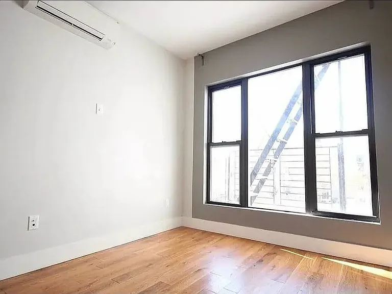 226 Pulaski St #10 — Photo 6