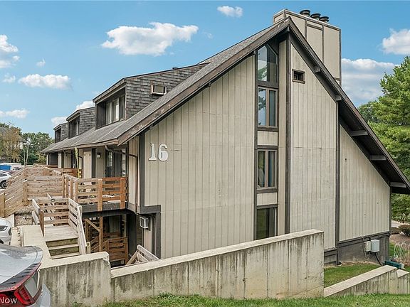3rd image of 1583 Treetop Trl APT B