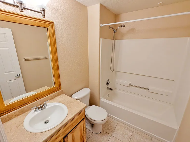 555 Cougar Bluff Point #207 — Photo 14