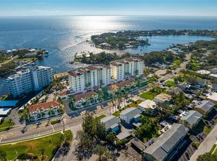 1325 Snell Isle Blvd NE Unit 711, Saint Petersburg, FL 33704