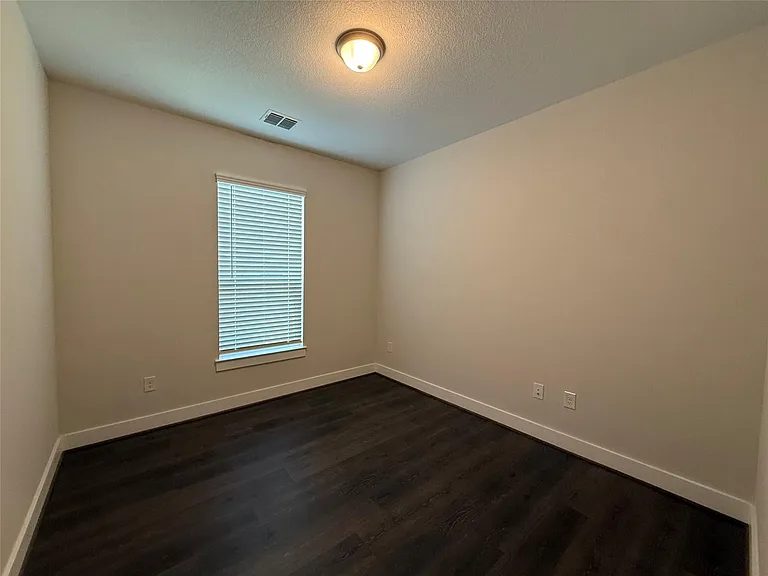 158 Ginger St — Photo 8