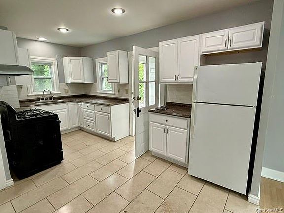 5th image of 13 Forest Avenue
