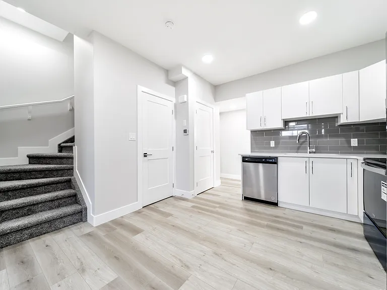 595 Black Stone Blvd #B — Photo 3