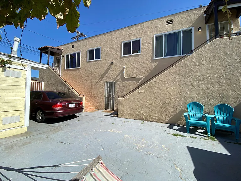 961 E 4th St — Photo 8