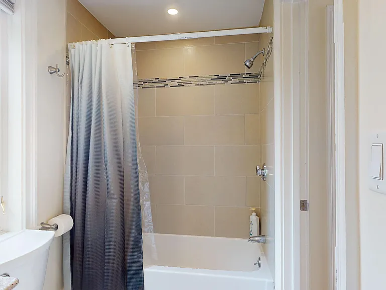 14 Bradbury St #14 — Photo 17
