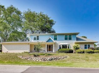 48 Brentwood Ln, Palatine, IL 60074