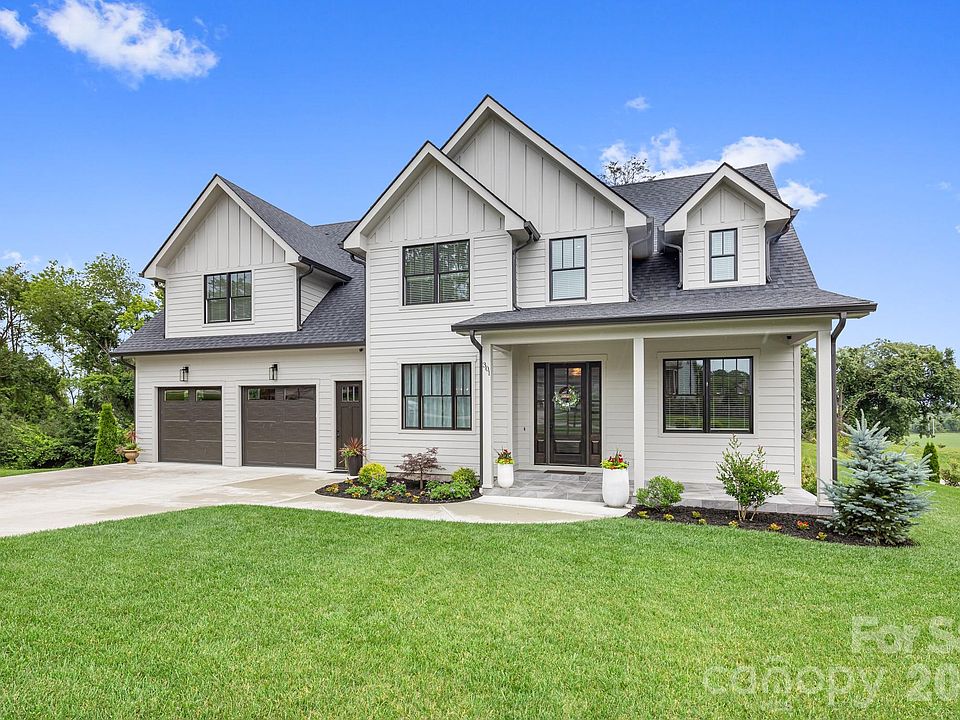 1st image of 301 Rockbridge Rd