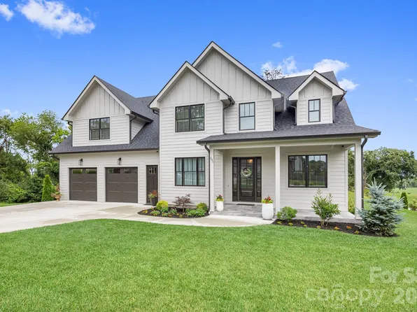 301 Rockbridge Rd, Mills River, NC 28759