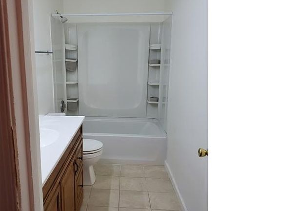 4th image of 10600 Sumac Ct