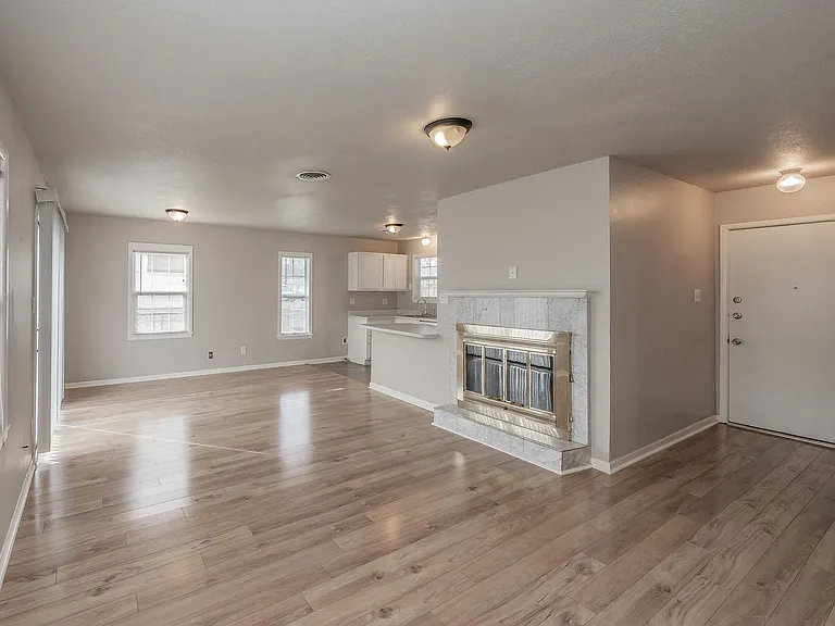 5805 Aton Ave — Photo 9