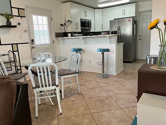 5th image of 2207 Timberwood Cir S