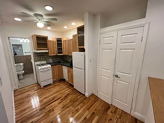 Rented by KNOCKKNOCK LLC