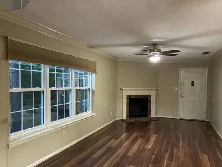 2122 Montreat Cir #2122 — Photo 2