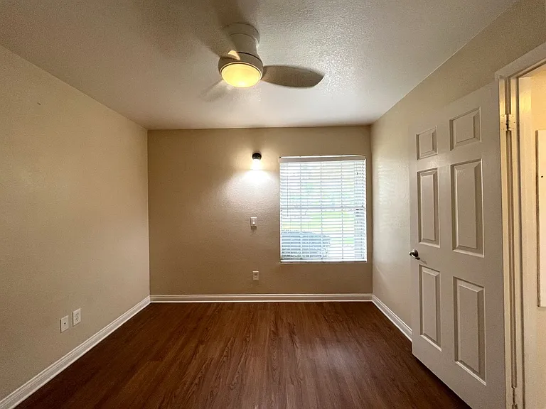 2160 Highpointe Dr #112 — Photo 21