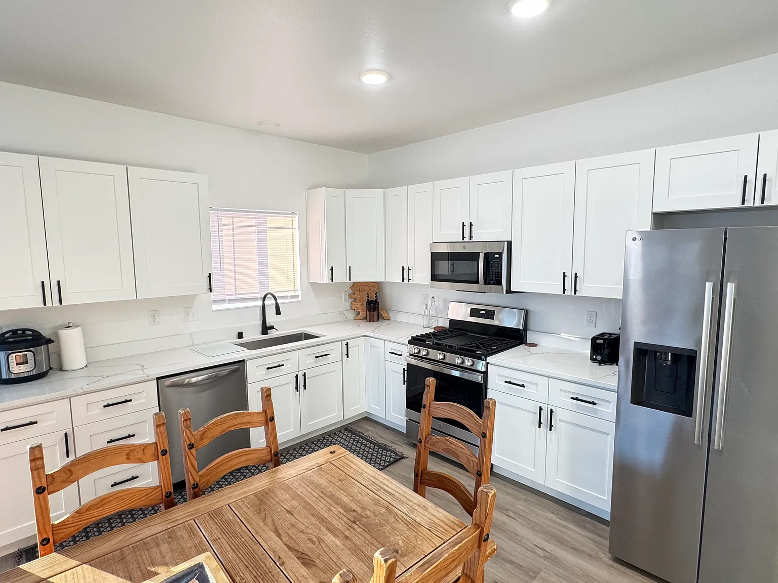 3 bed, 1500 sqft, $2,500 — Photo 4