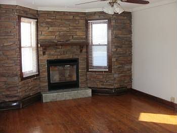 3rd image of 263 Wyoming St E