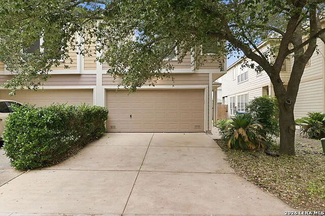 3 bed, 2.5 bath, 1720 sqft, $3,200 — Photo 2