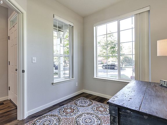 2nd image of 1133 SE Portlandia Ave