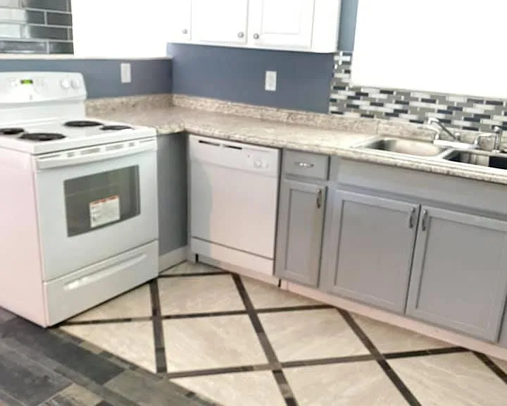 700 N Gladys St — Photo 10