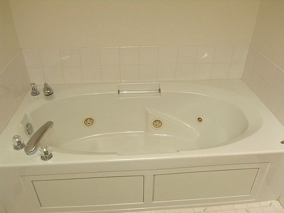 4th image of 12714 96th St NE