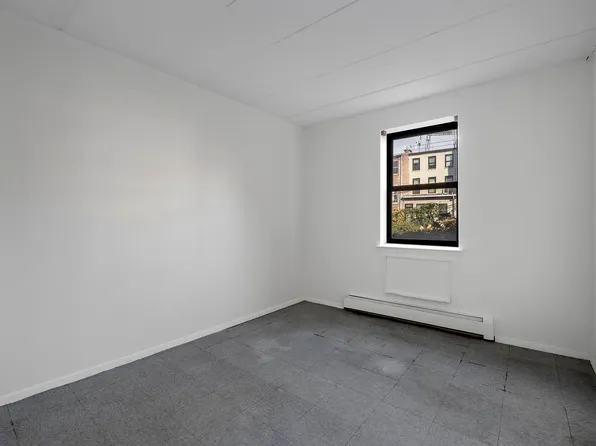 419 Carlton Avenue image 5 of 7