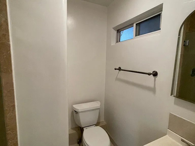 1445 Edgecliff Ln #A — Photo 13
