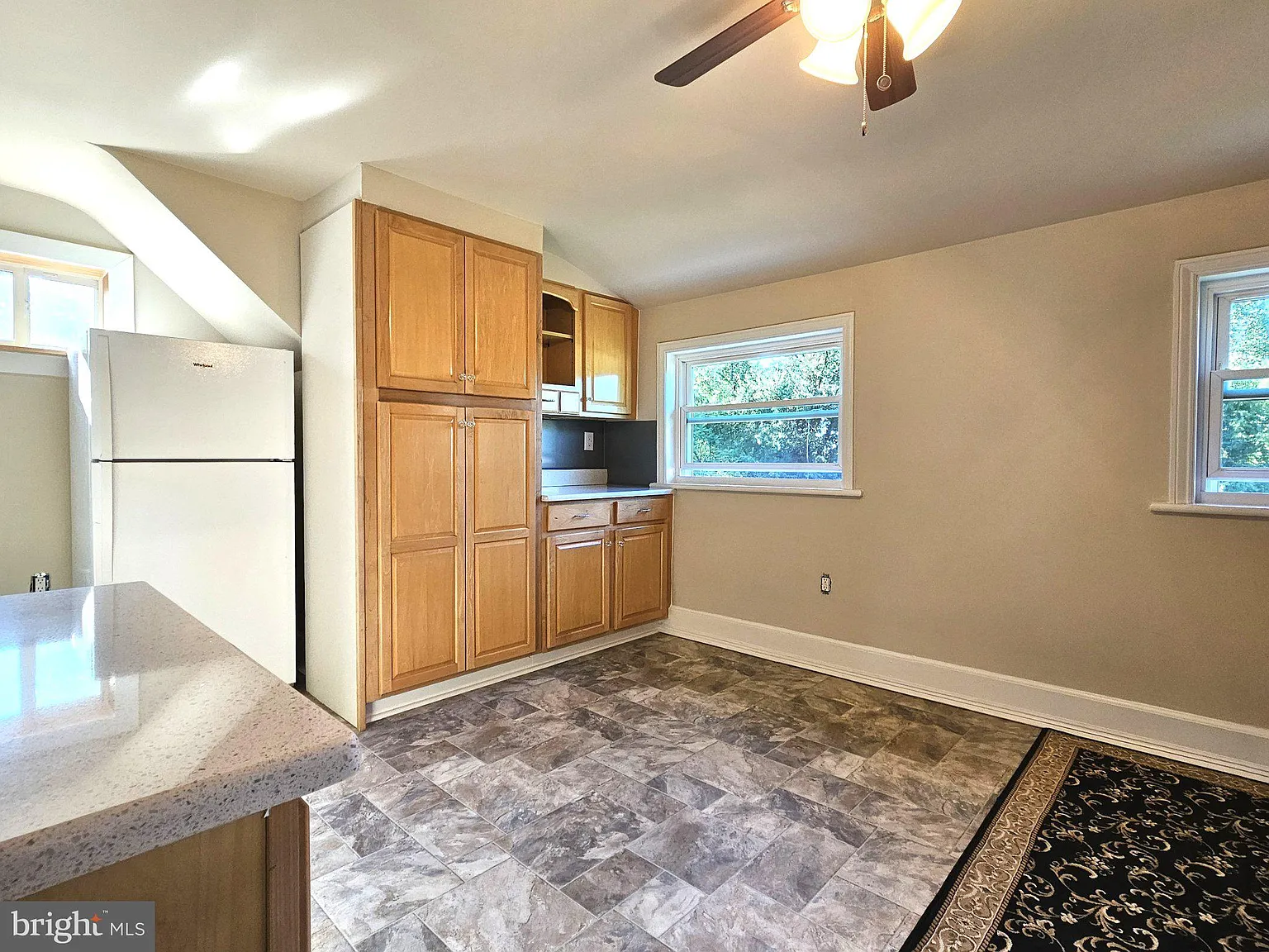 2 bed, 1.0 bath, 660 sqft, $2,000 — Photo 3
