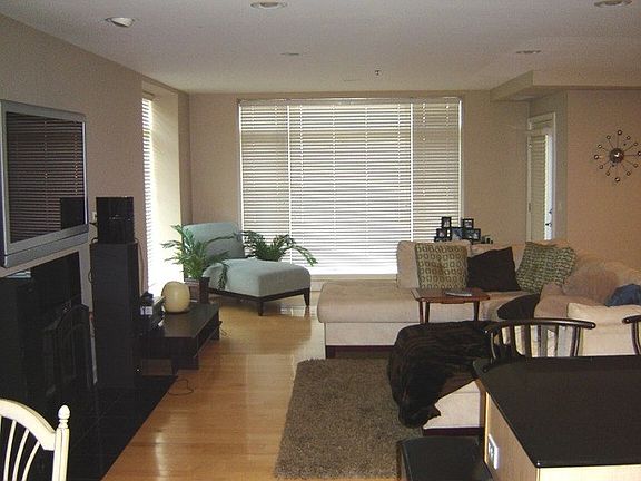 3rd image of 865 E 22nd St #B302