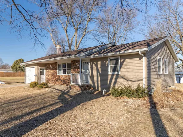 305 F Ave, Grundy Center, IA 50638