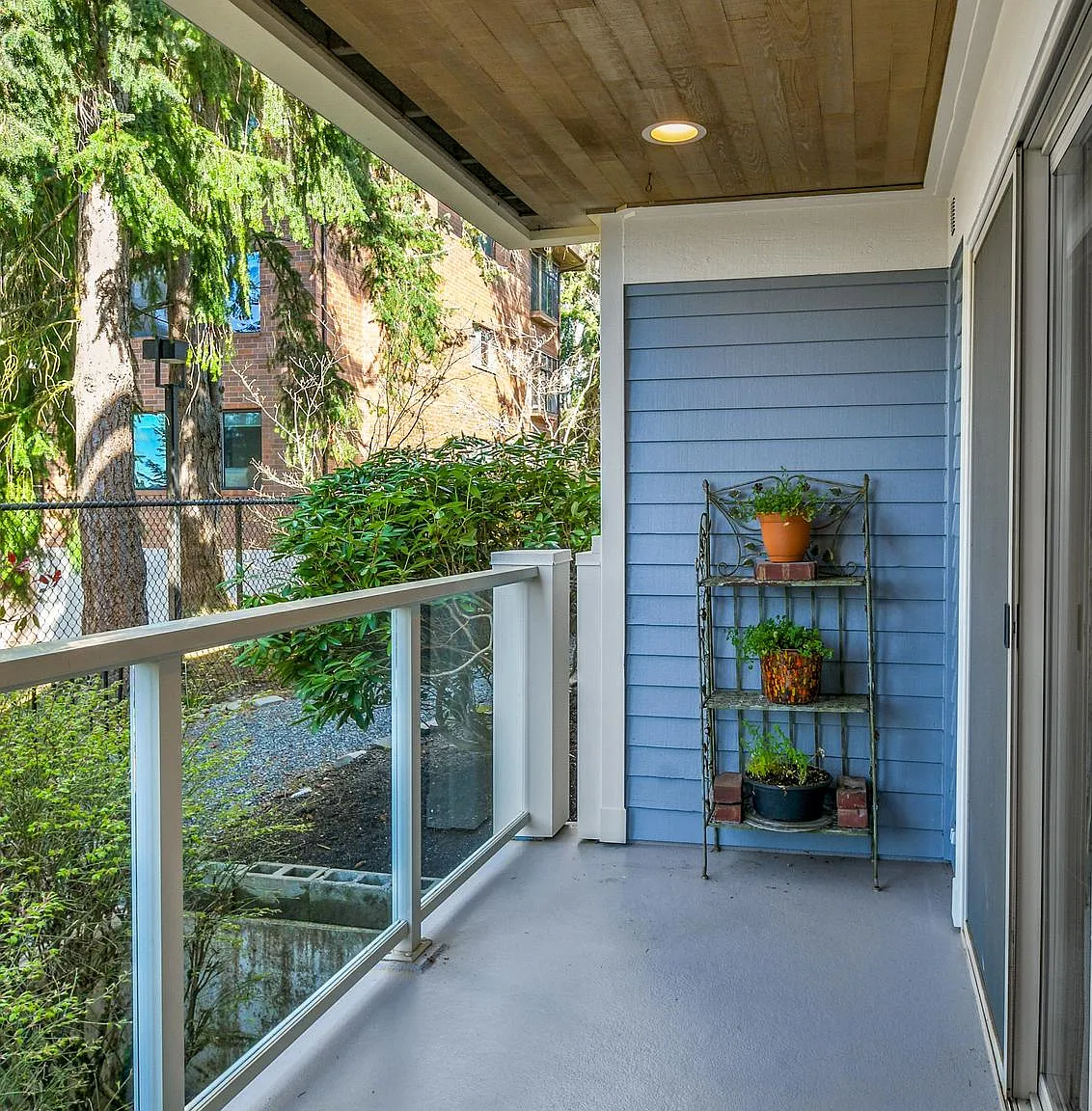 2 bed, 1102 sqft, $2,100 — Photo 4