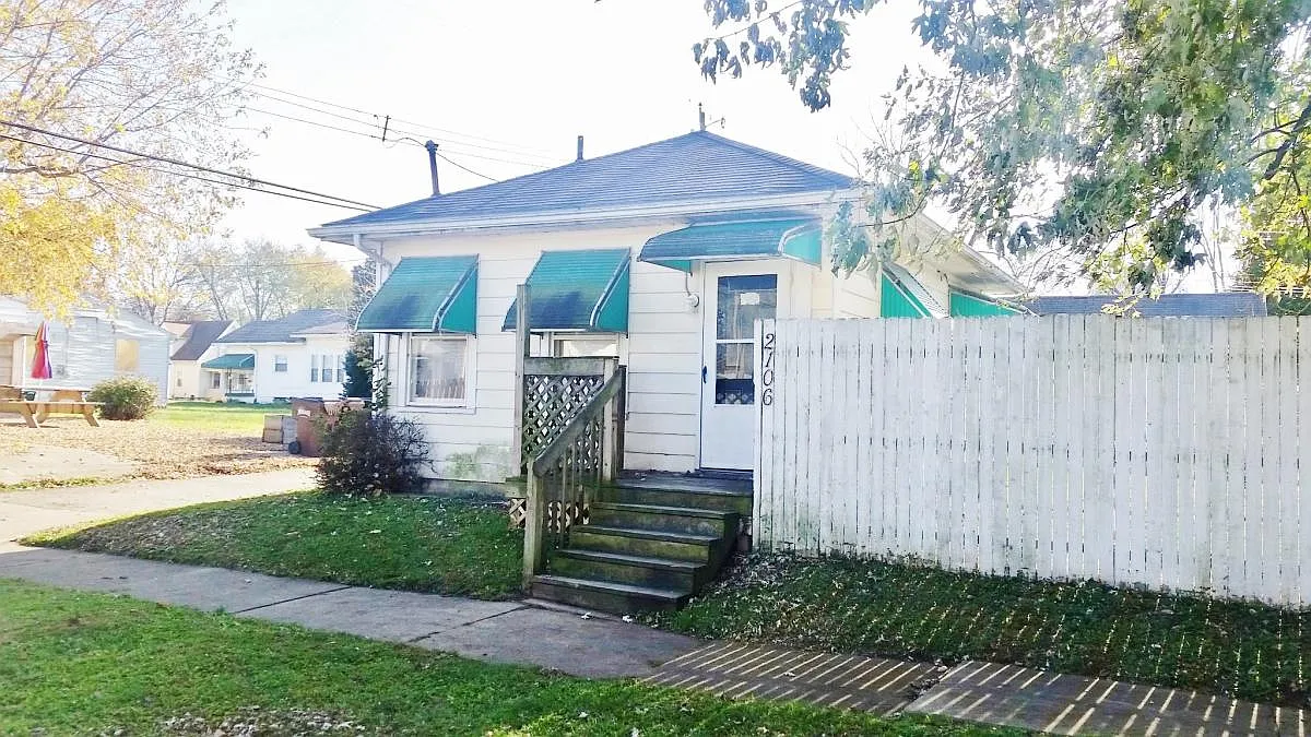 2106 Henry Ave photo 1
