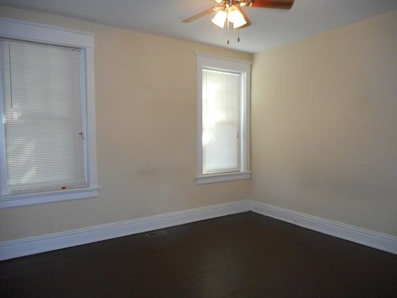 5th image of 2818 Barton Ave