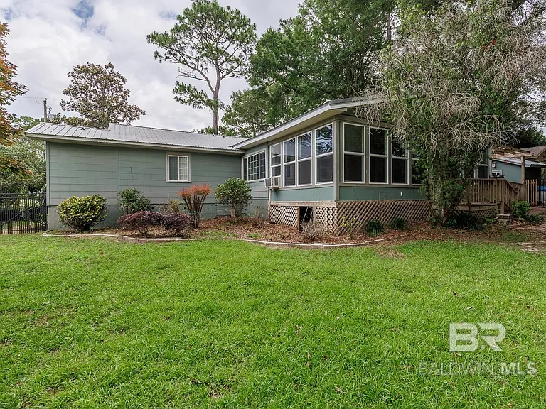208 Pinecrest Ln — Photo 23