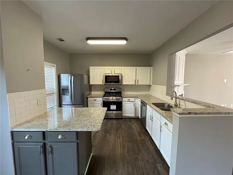 980 Prestwyck Ct — Photo 6