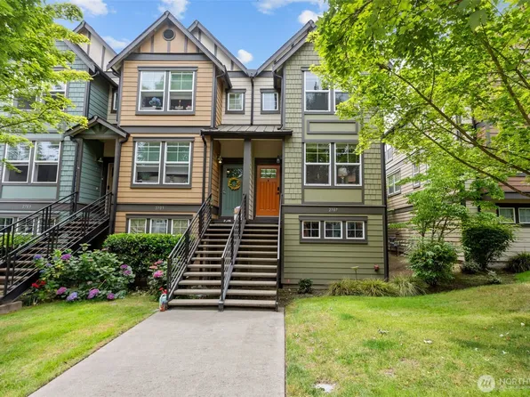 2707 SW Sylvan Heights Drive, Seattle, WA 98106