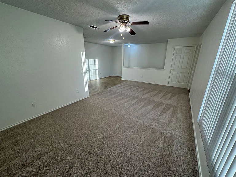 801 SE 4th St #103 — Photo 6
