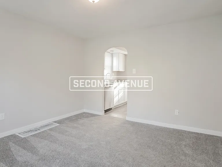 610 Churchill Ave — Photo 4