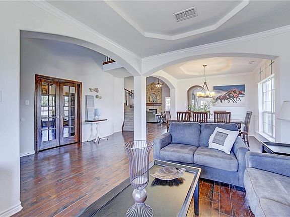 4th image of 504 Golden Bell Dr
