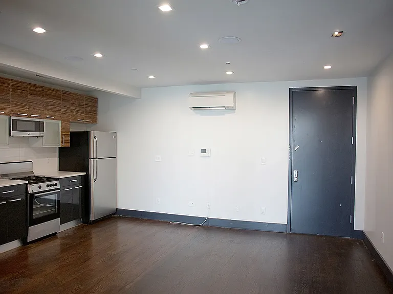 936 Madison St #6F — Photo 2