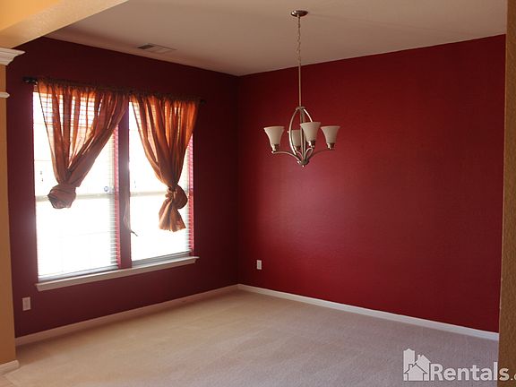 3rd image of 304 Water Oak Dr