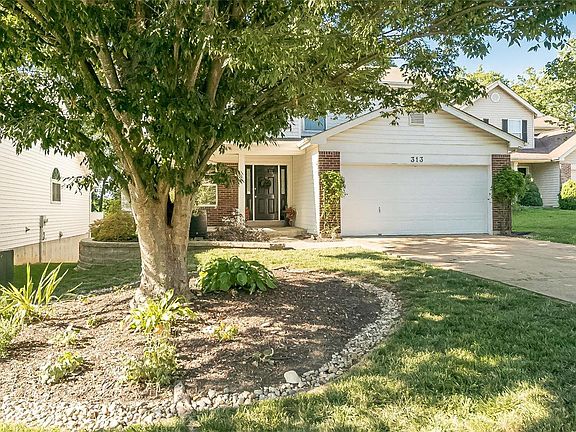 2nd image of 313 Valparaiso Ct