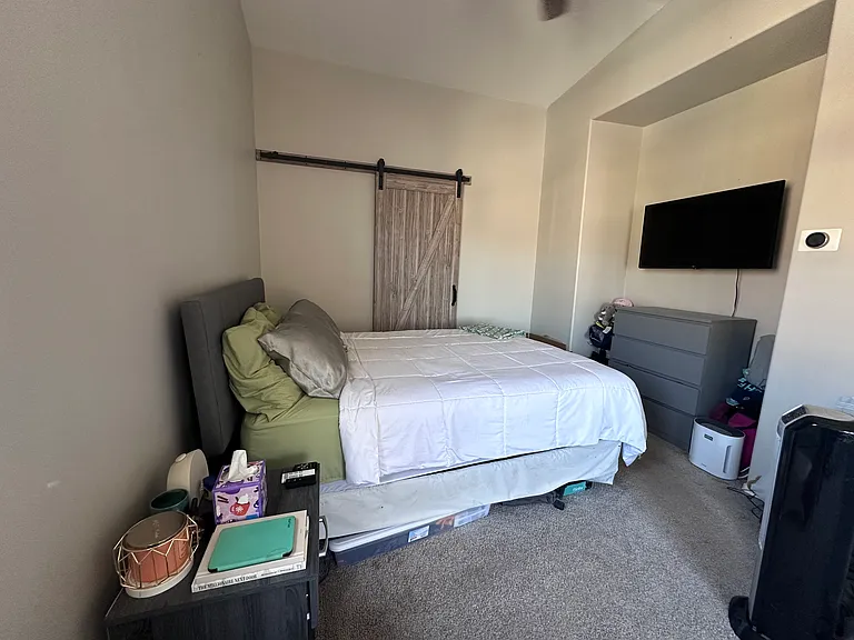 2450 W Glenrosa Ave #9 — Photo 2