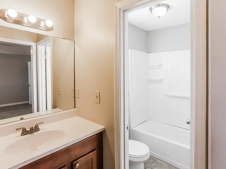 5305 Oak Court Cv N — Photo 13