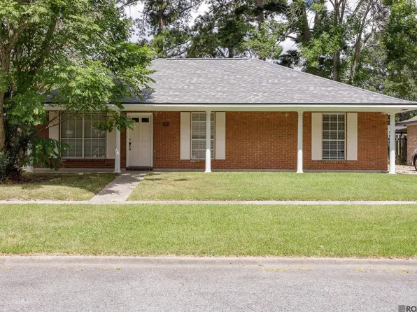 921 Briarrose Dr, Baton Rouge, LA 70810