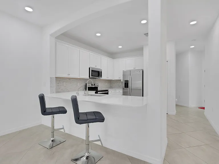 1644 Alameda Dr — Photo 6