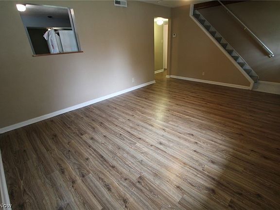 5th image of 2180 Wichert Dr
